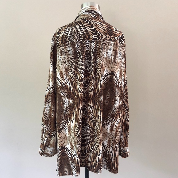 Maggie Barnes Plus Size 1X animal Print  Blouse - Picture 5 of 7